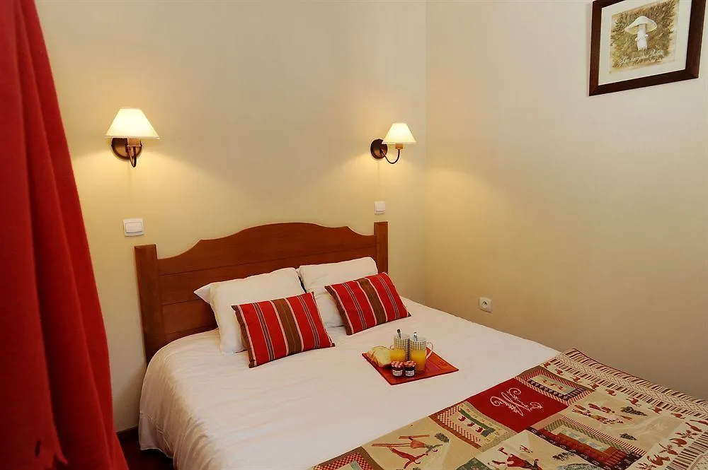 Residence Pierre & Vacances Les Trois Domaines Ax-les-Thermes 3*,